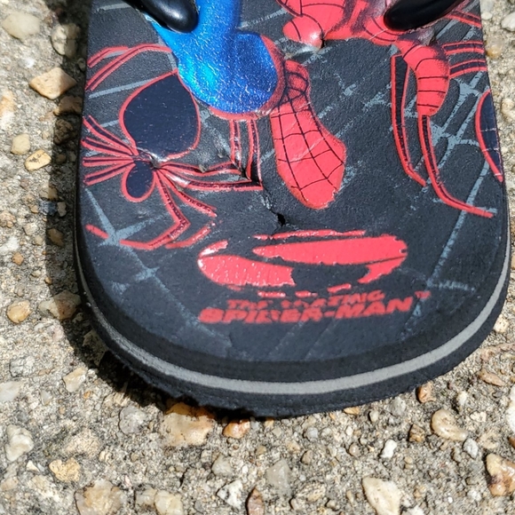 Spiderman flip flops size 8T - Picture 5 of 6